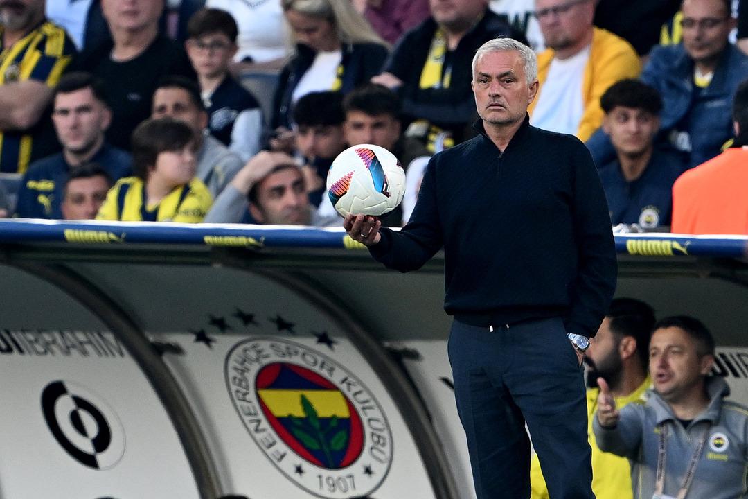 AA-20250504-37846003-37845998-FENERBAHCE_BESIKTAS