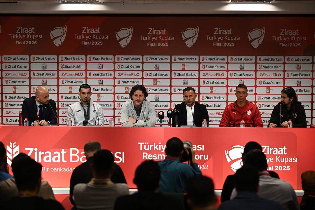 AA-20250513-37939854-37939847-TRABZONSPOR_GALATASARAY_MACINA_DOGRU