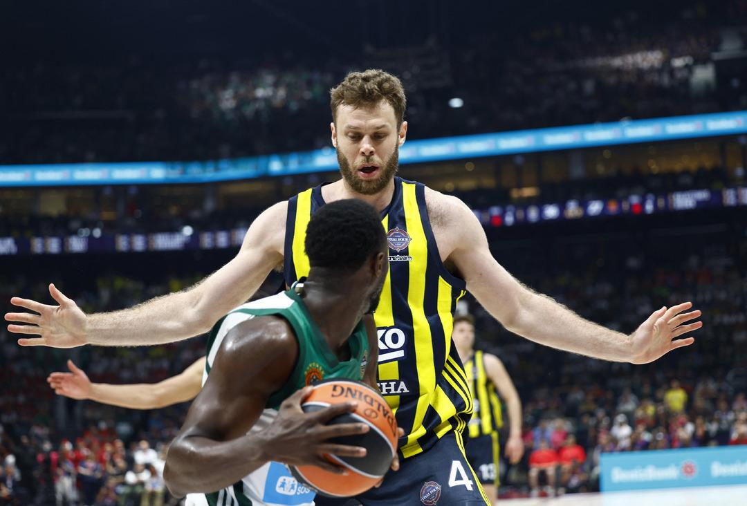 2025-05-23T155604Z_493259316_UP1EL5N189E5P_RTRMADP_3_BASKETBALL-EUROLEAGUE