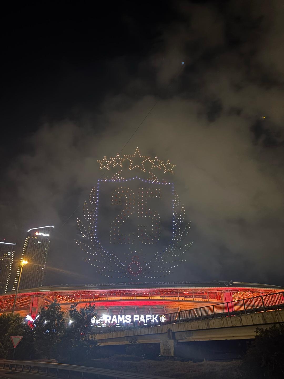 742538_GALATASARAYDAN-DRONE-VE-ISIK-SOV-FOTO-