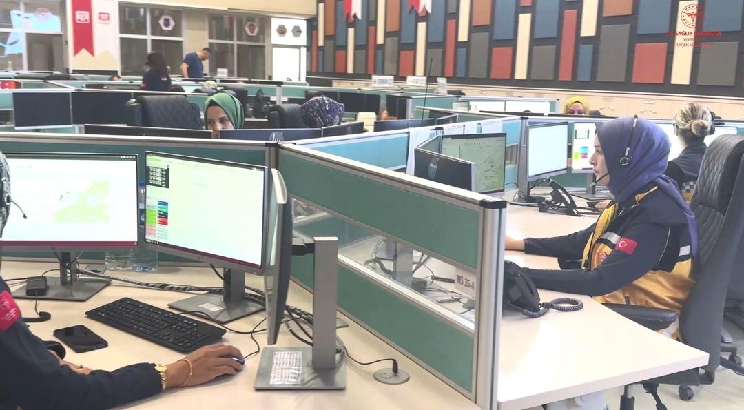 Telefonda hayat kurtardı: Çağrı merkezinden gelen talimatla ölümden döndü! Heimlich manevrası ile oğlunu hayata döndürdü... 2