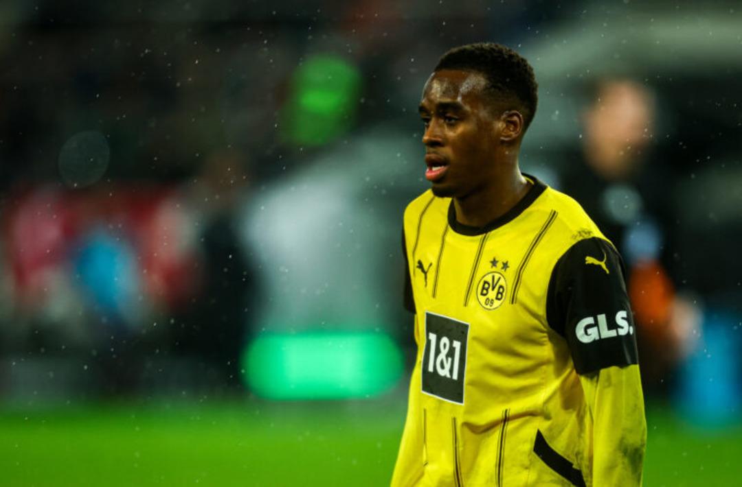 Chelsea altyapısından çıkan yıldız oyuncu Jamie Bynoe-Gittens a 60 milyon euro verdi! Borussia Dortmund dan ayrılan oyuncu formayı giydi... 2