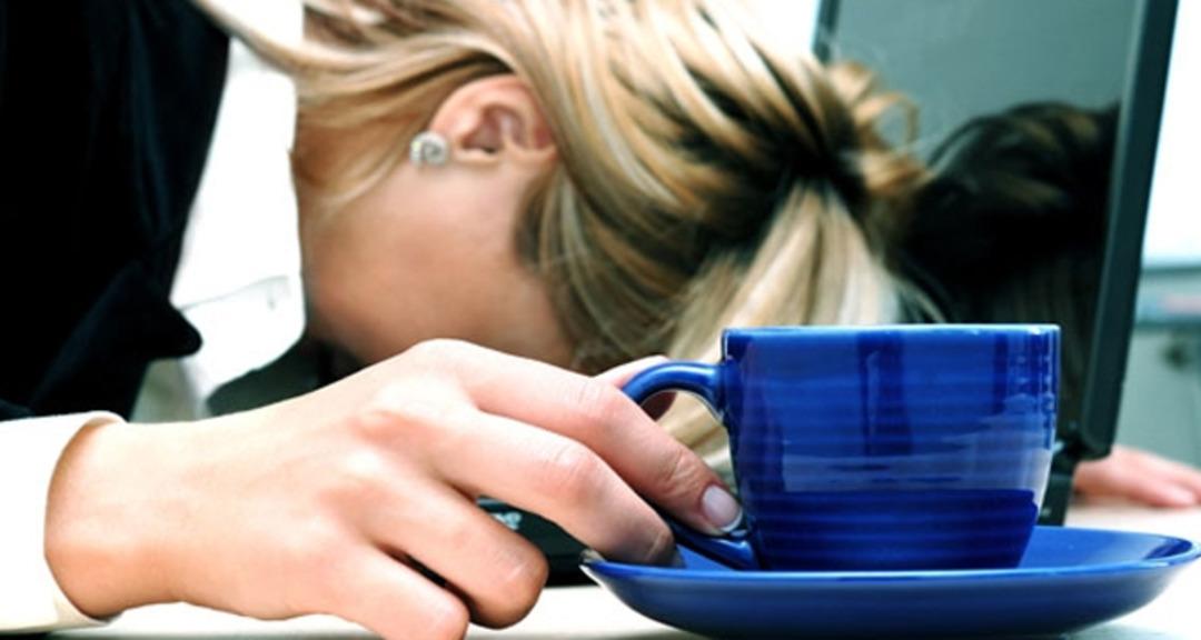 Sürekli yorgun olanlar, bu belirtilere dikkat! Depresyon, saç dökülmesi ve nedensiz ağrıların nedeni bu olabilir... 2