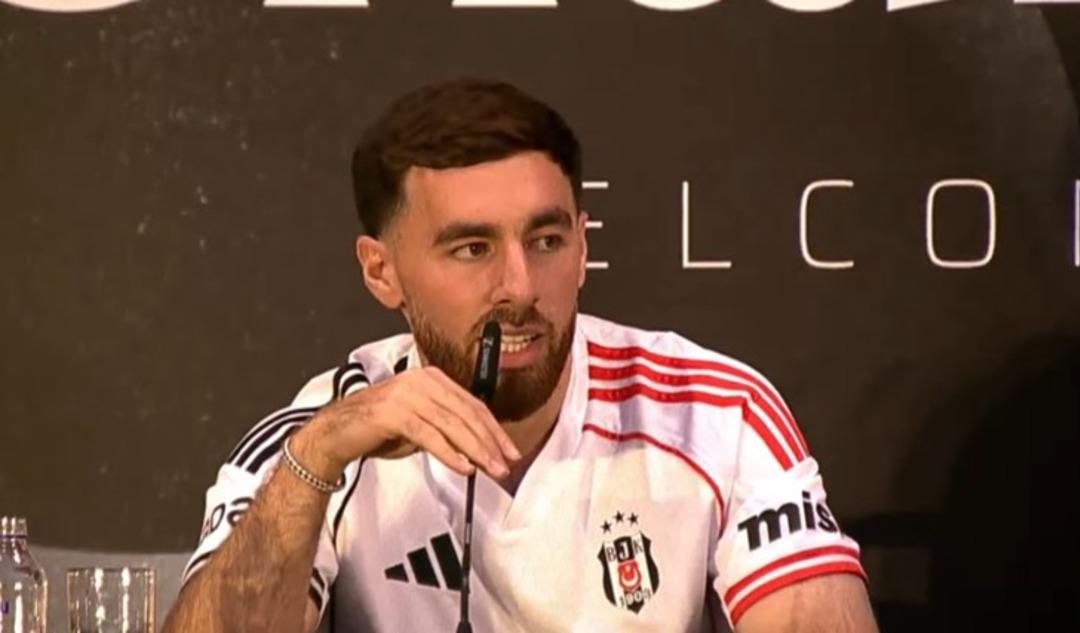 Beşiktaş'ın yeni transferi Orkun Kökçü'nün Tüpraş Stadyumu'nda imza töreni düzenlendi... 2