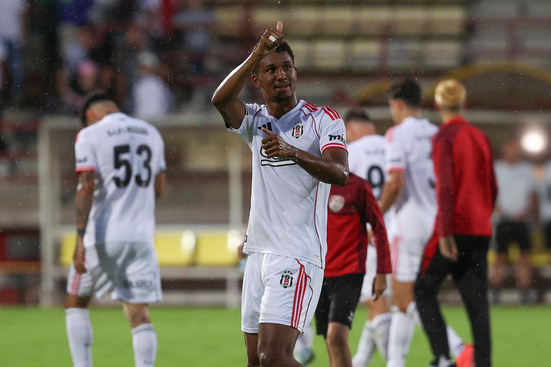 Beşiktaş üçüncü hazırlık maçından mağlubiyetle ayrıldı! Yeni transfer ilk kez forma giydi 4