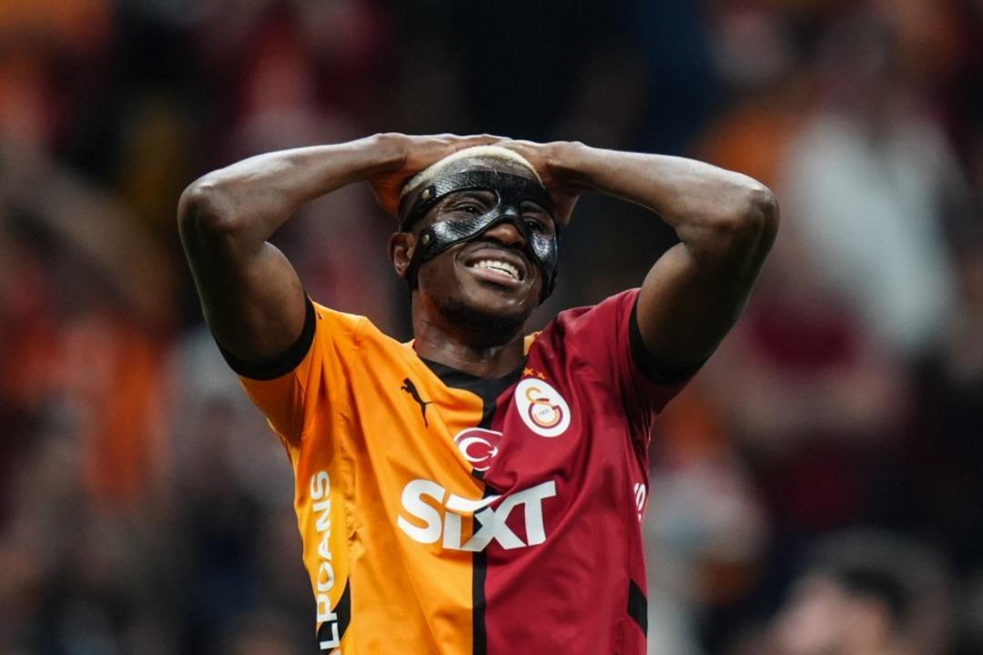 Saatler Osimhen için kuruldu, gece yarısı müjdeli haber! Galatasaray işi bu kez bitirdi... Napoli Başkanı ndan ilk kez resmi açıklama geldi: İşte imza şartları 2