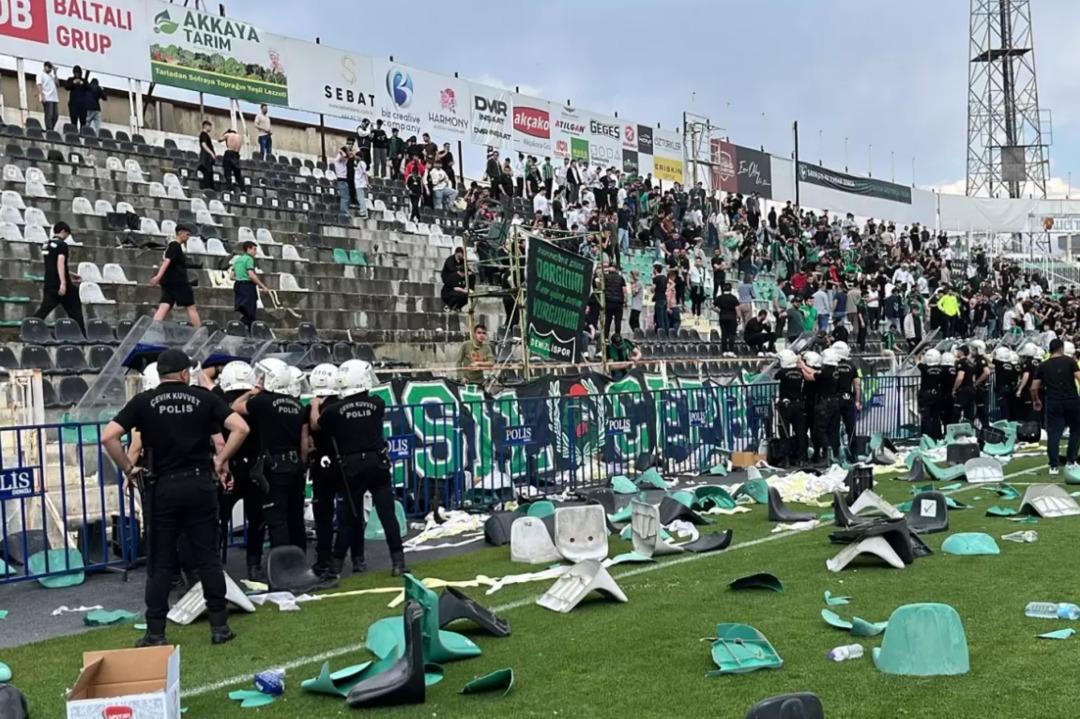 Nereden nereye! BAL Ligi ne kadar düşmüşlerdi... Türk futbolunun köklü kulübü kapanıyor 2